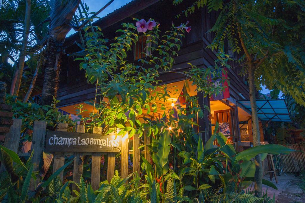 Champa Lao Bungalows Hotel Vang Vieng Exterior photo